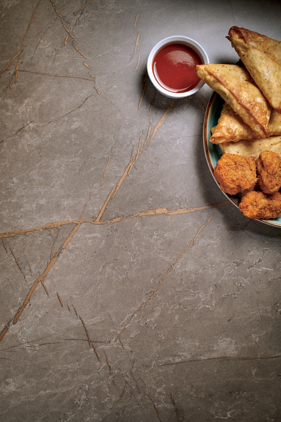 Lamura - 40mm Gold Veined Marble Laminate